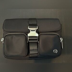 Lululemon Wunderlust Multi-Pocket Crossbody Bag - BRAND NEW!